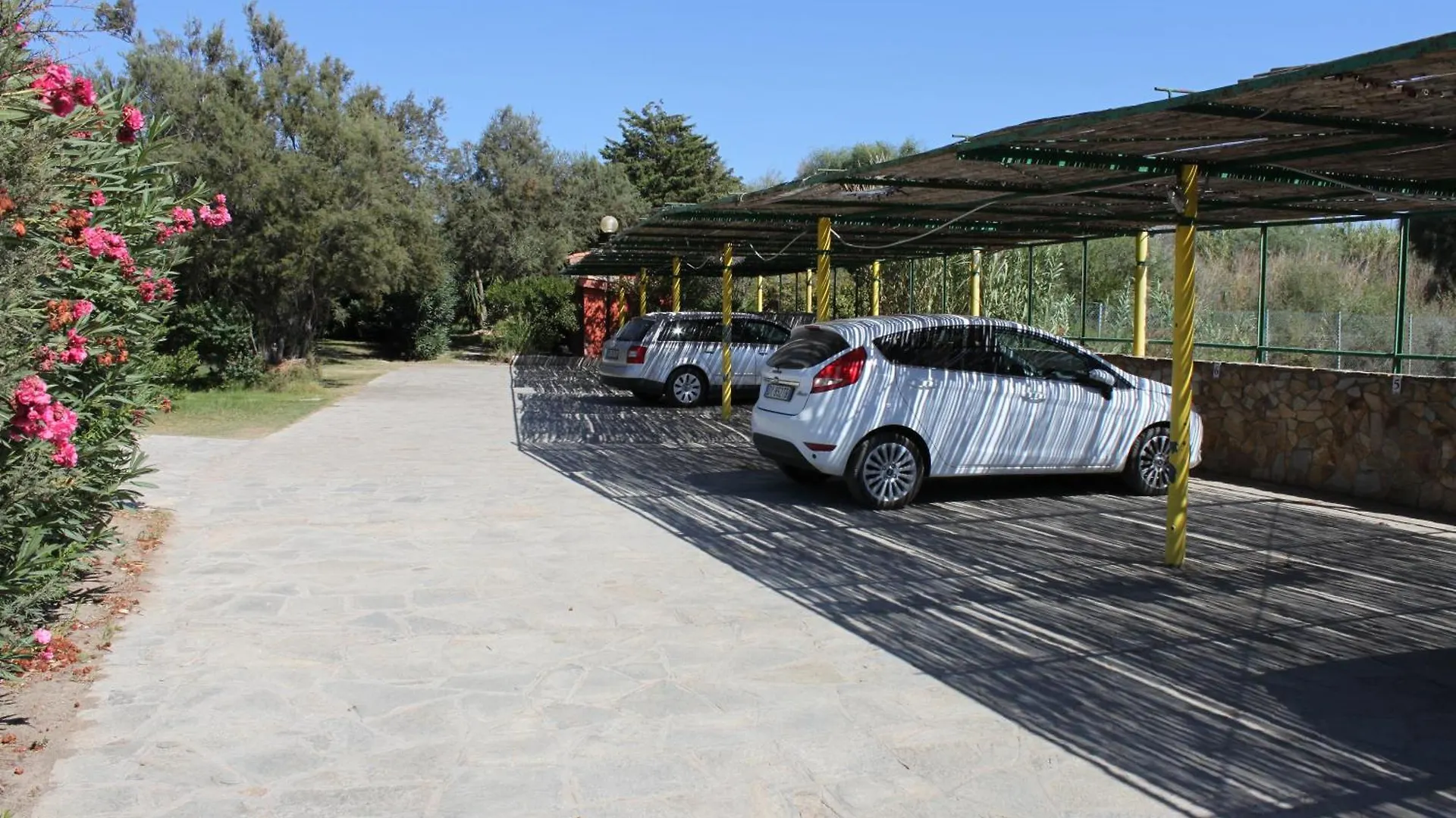 Villetta Vele 6 By La Via Del Mare Viaggi E Vacanze Simius Сasa de vacaciones